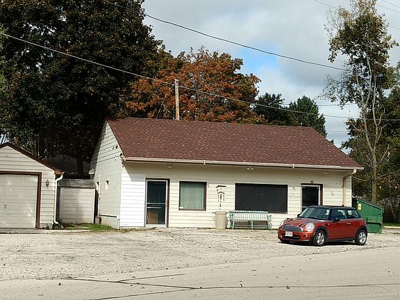 3rd image of W160N11720 Fond Du Lac Ave
