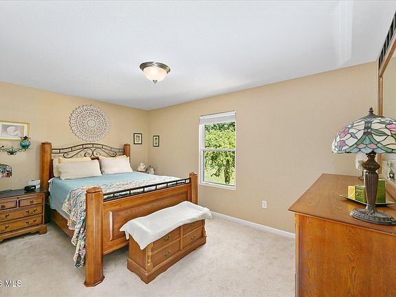 3rd image of 9617 Oak Run Ct