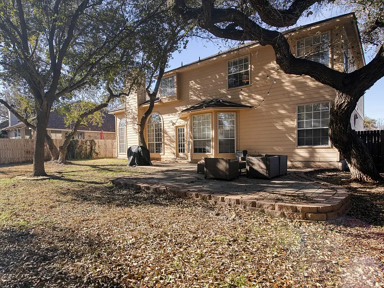 1502 Foster Dr — Photo 37