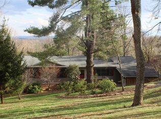 2410 Pinehill Cres, Staunton, VA 24401