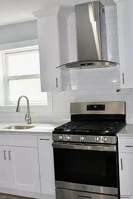 Rented by Batra Group Inc | media 25