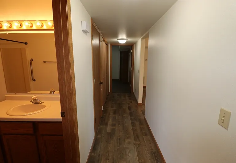 2318 Valley Rd — Photo 8