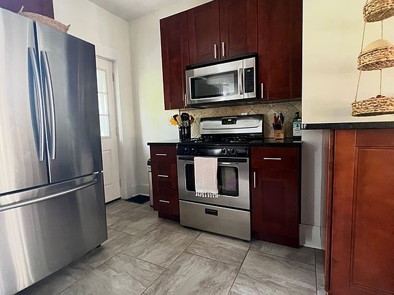 5th image of 4028 S Jefferson Ave