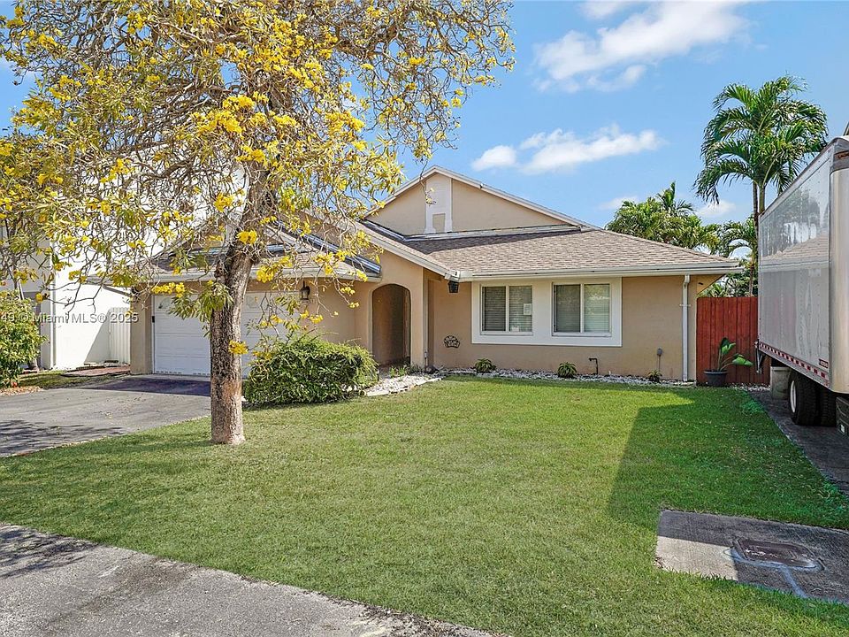 英7” Barry St. John Come Away Melinda DB7783 Columbia /00080 17911 NW 77th Ct, Hialeah, FL 33015 | Zillow