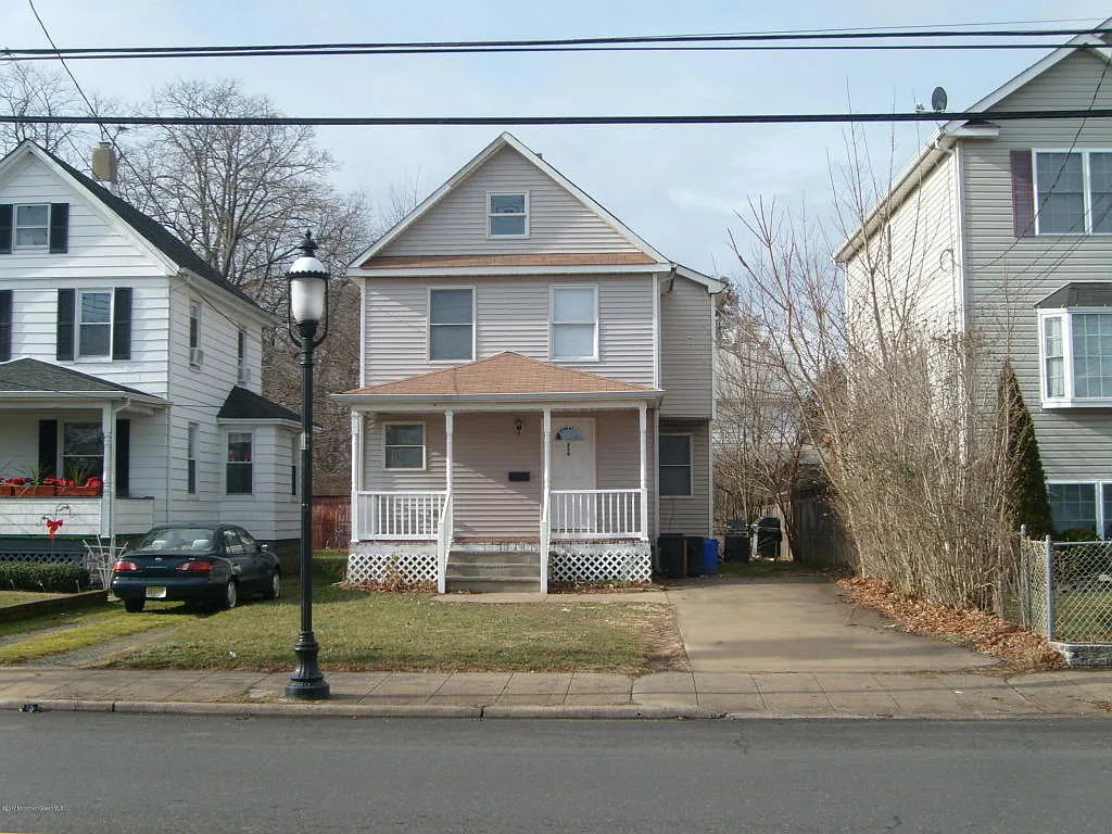 334 Shrewsbury Ave photo 1