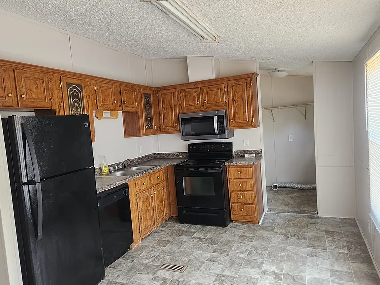 347 Gibson Dr — Photo 6