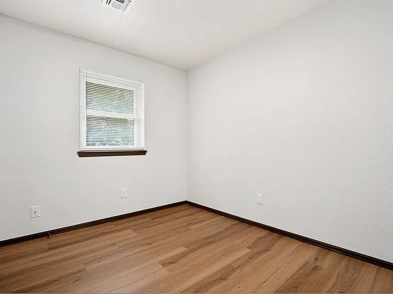 742 W Juniper Dr — Photo 10