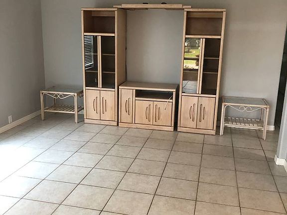 3rd image of 5523 Seven Oaks Dr
