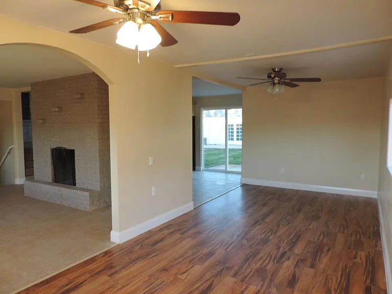 181 E 700 S — Photo 3