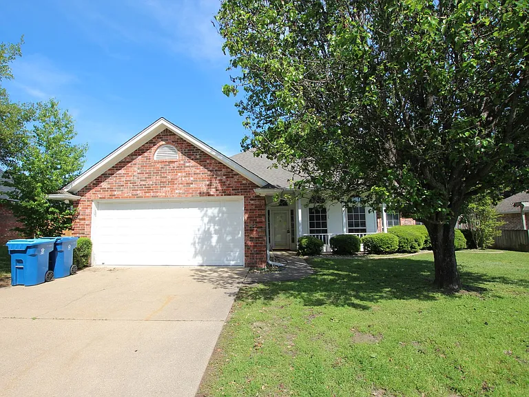 1727 Sapphire Cay — Photo 1