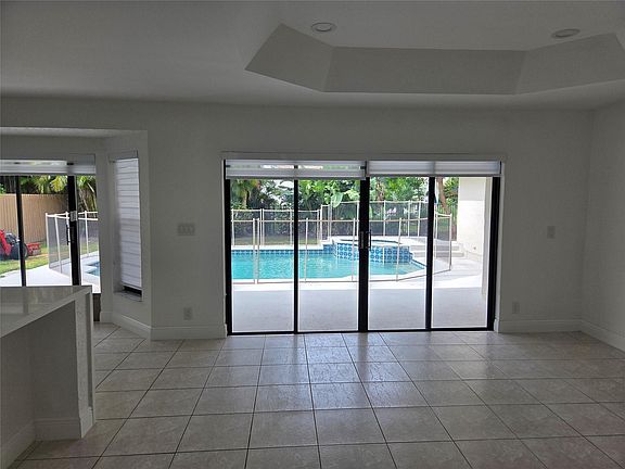 2nd image of 1624 Newport Lane