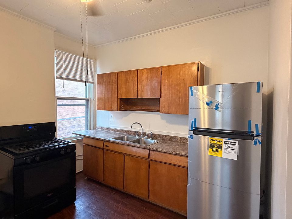 1st image of 814 24th St #2