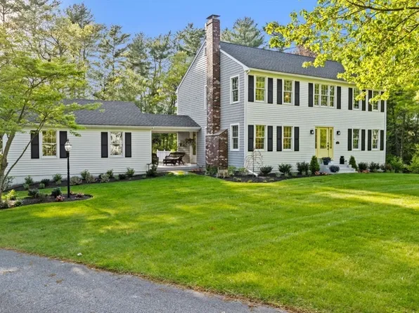 379 Mill Pond Ln, Marshfield, MA 02050