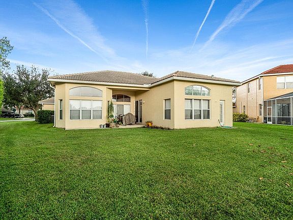 5th image of 6135 Sand Hills Cir