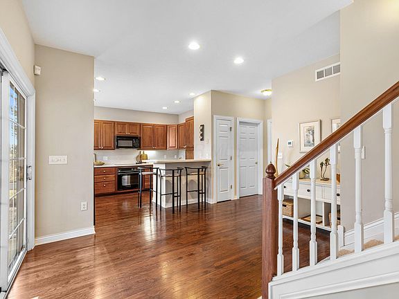 5th image of 4906 Golf Village Dr