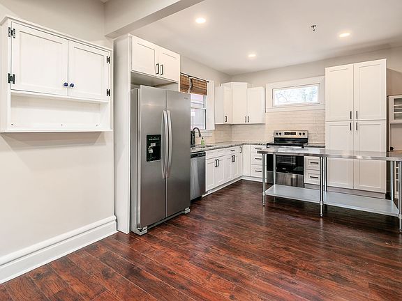 4th image of 907 Linwood Ave