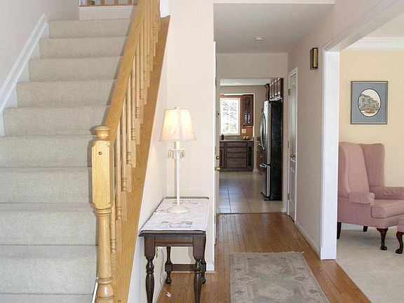 3rd image of 2641 Meadow Hall Dr