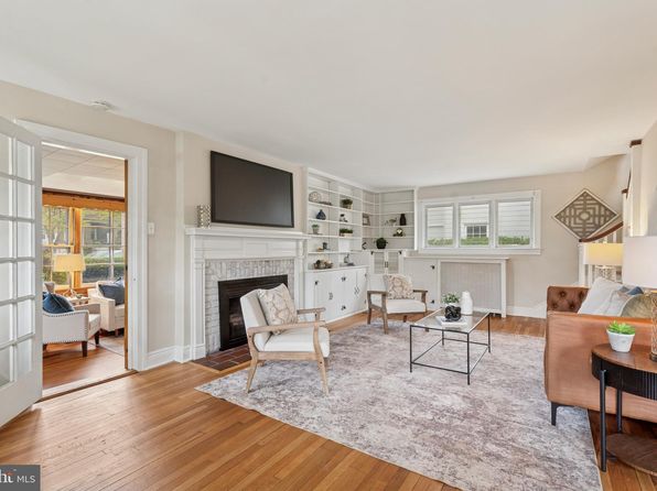2501 W Darby Rd, Havertown, PA 19083