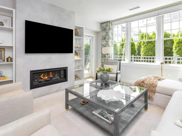 160 Park Street #101, New Canaan, CT 06840