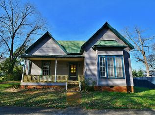 70 Oak St, Commerce, GA 30529