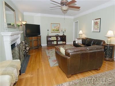 4th image of 17 N Chatsworth Ave APT 1C