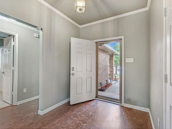 4th image of 6517 Graceland Dr