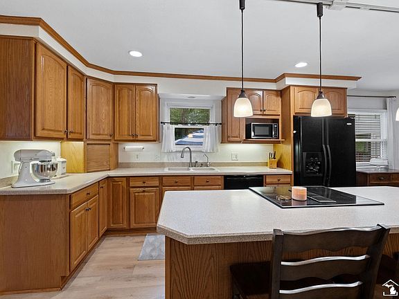 2nd image of 9099 Summerfield Rd