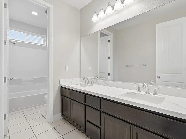 453 Diamond Peak Ln — Photo 14
