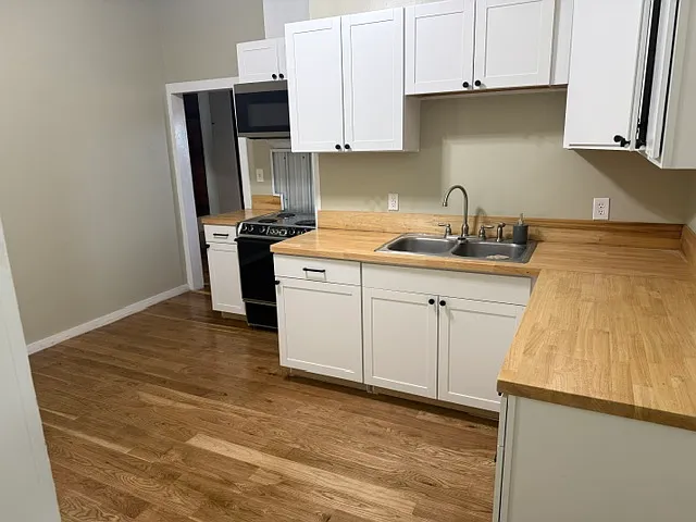 3 bed, 900 sqft, $1,100 — Photo 4