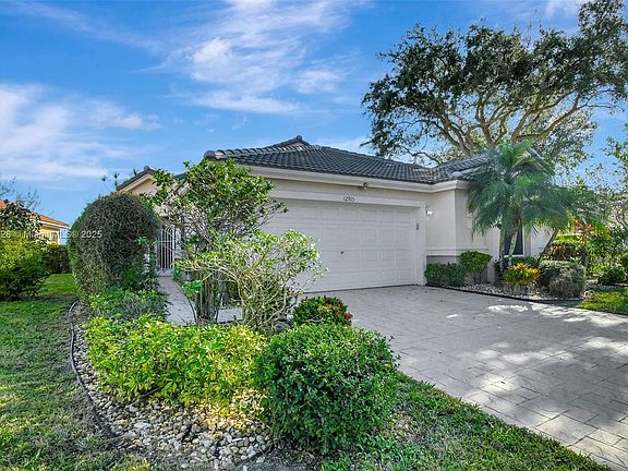 4th image of 12915 Coral Lakes Dr