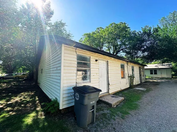 1711 NW Kingsbury Ave, Lawton, OK 73507