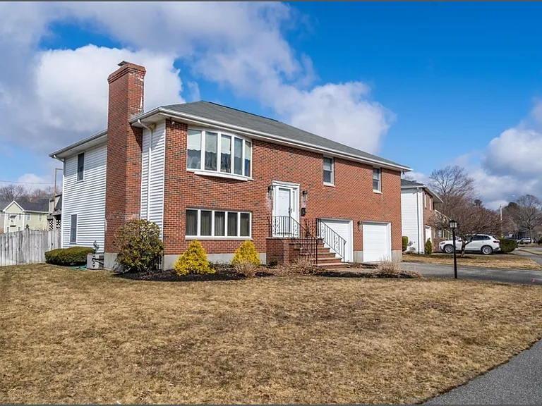 15 Landers Rd — Photo 1