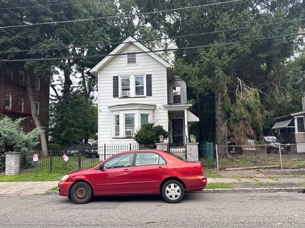 37 43rd St, Irvington, NJ 07111