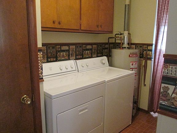 5th image of 701 N H St