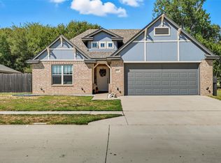 977 Sam St, Springtown, TX 76082