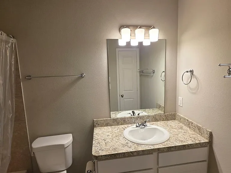 1403 W Virginia St — Photo 13