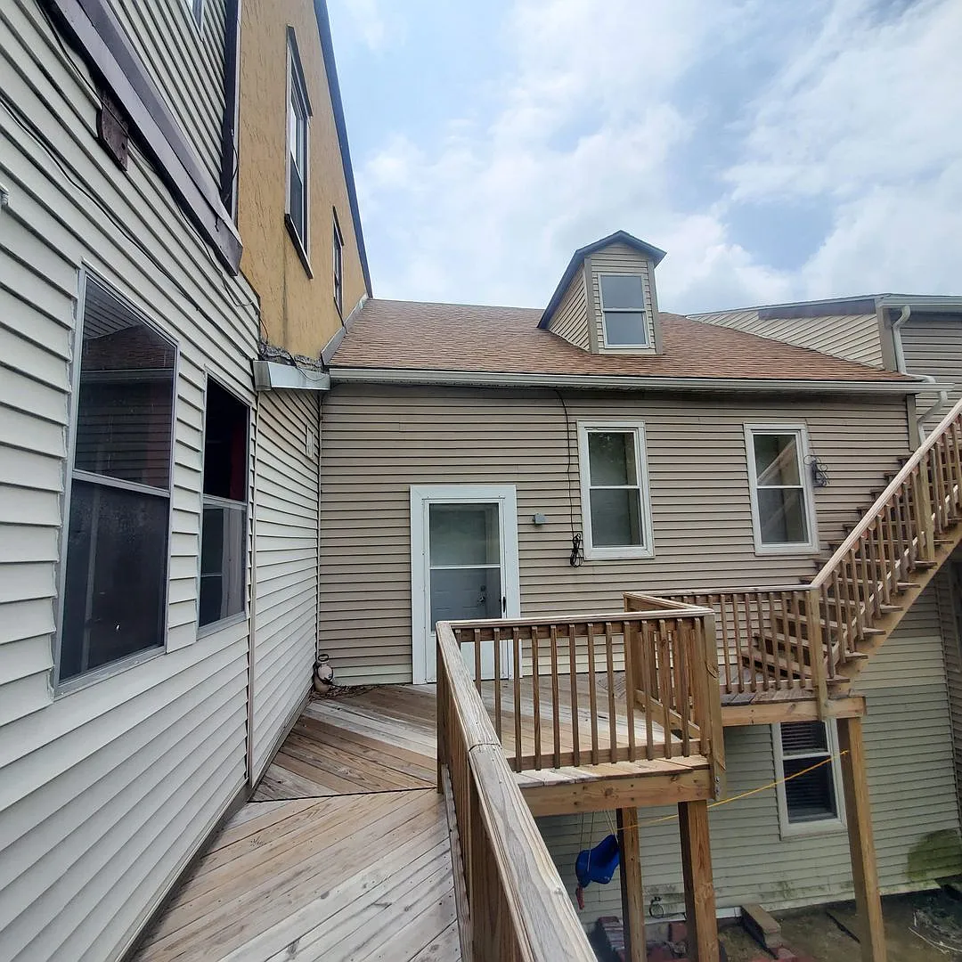 320 Washington St — Photo 1