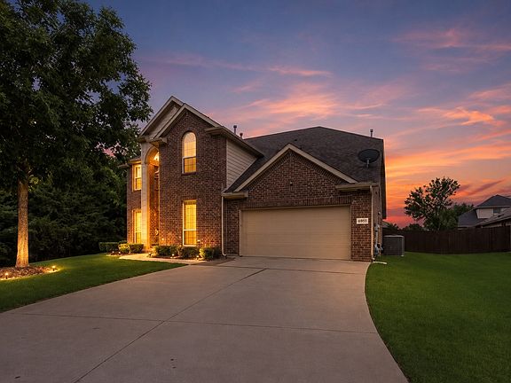 2nd image of 1300 Bellingham Cir