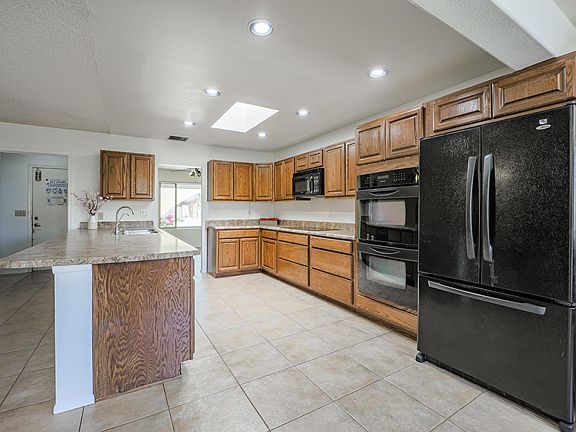 5th image of 4215 W Angela Dr