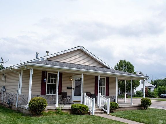 3rd image of 70 S Pleasant Ave