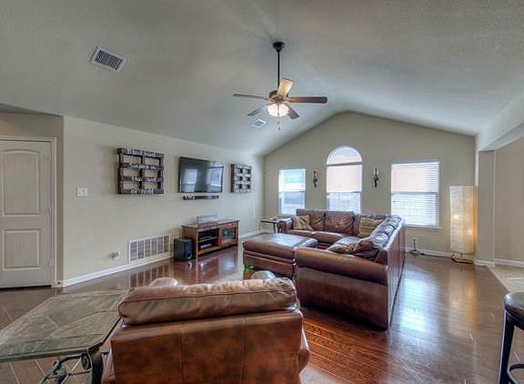 4th image of 1802 Saline Creek Dr