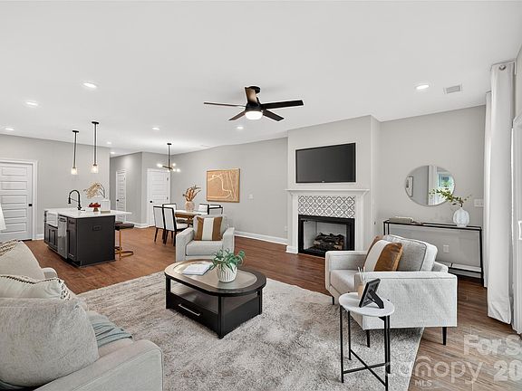 2nd image of 3217 Credenza Rd