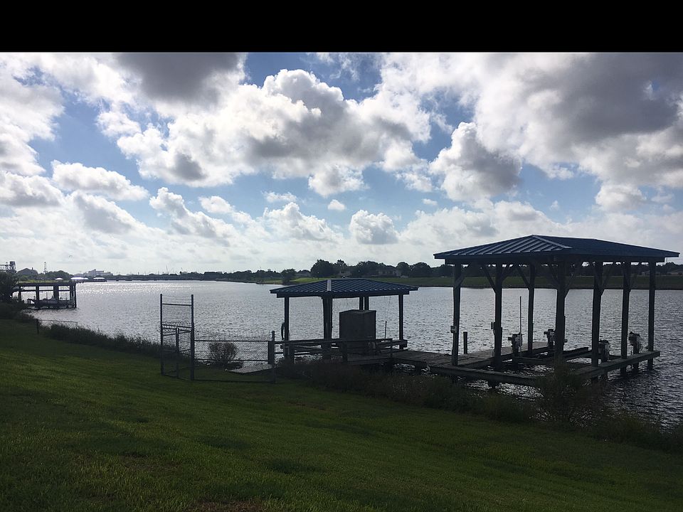 1st image of 414 Mystery Harbor Ln #5