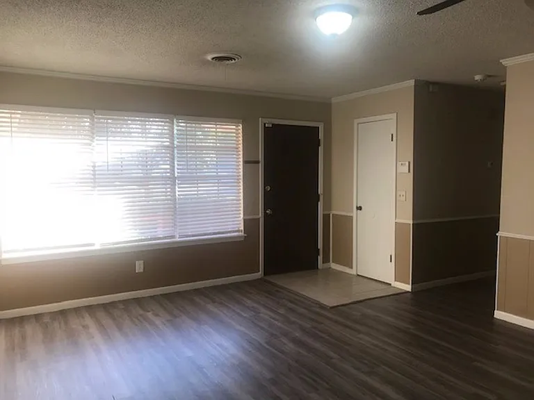 2705 John Dr — Photo 10