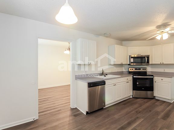 4th image of 628 Windsor Dr SE