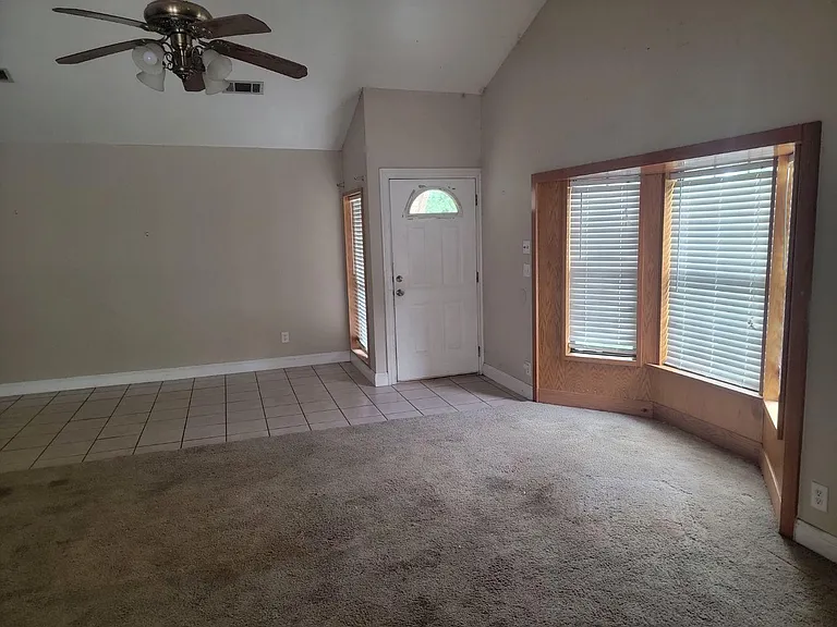 387 Denison Dr — Photo 4