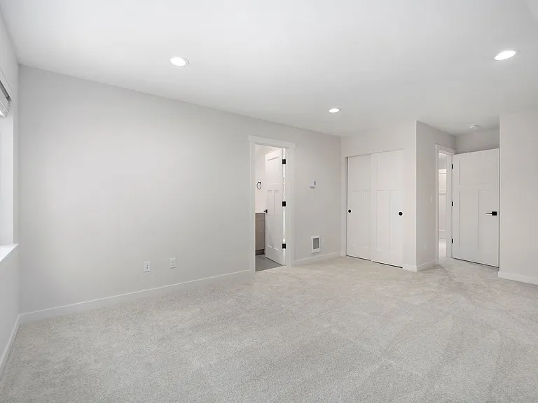 18545 Woodside Dr SE — Photo 27