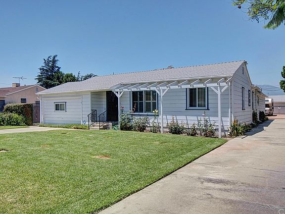 2nd image of 10501 Hoyt Park Pl