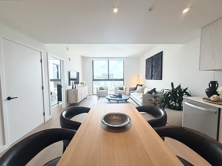 166 NW 29th St #2 — Photo 5