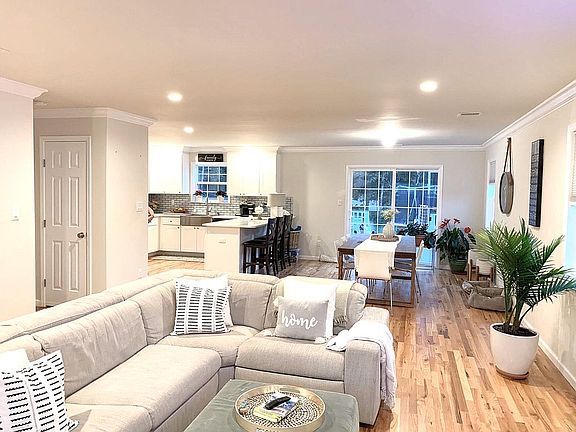2nd image of 28 Staller Blvd